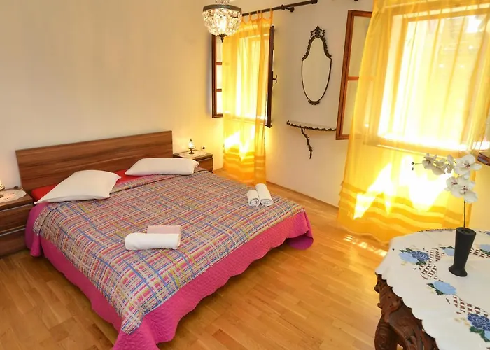 Nada Δωμάτια σε οικογενειακή κατοικία Πιράν